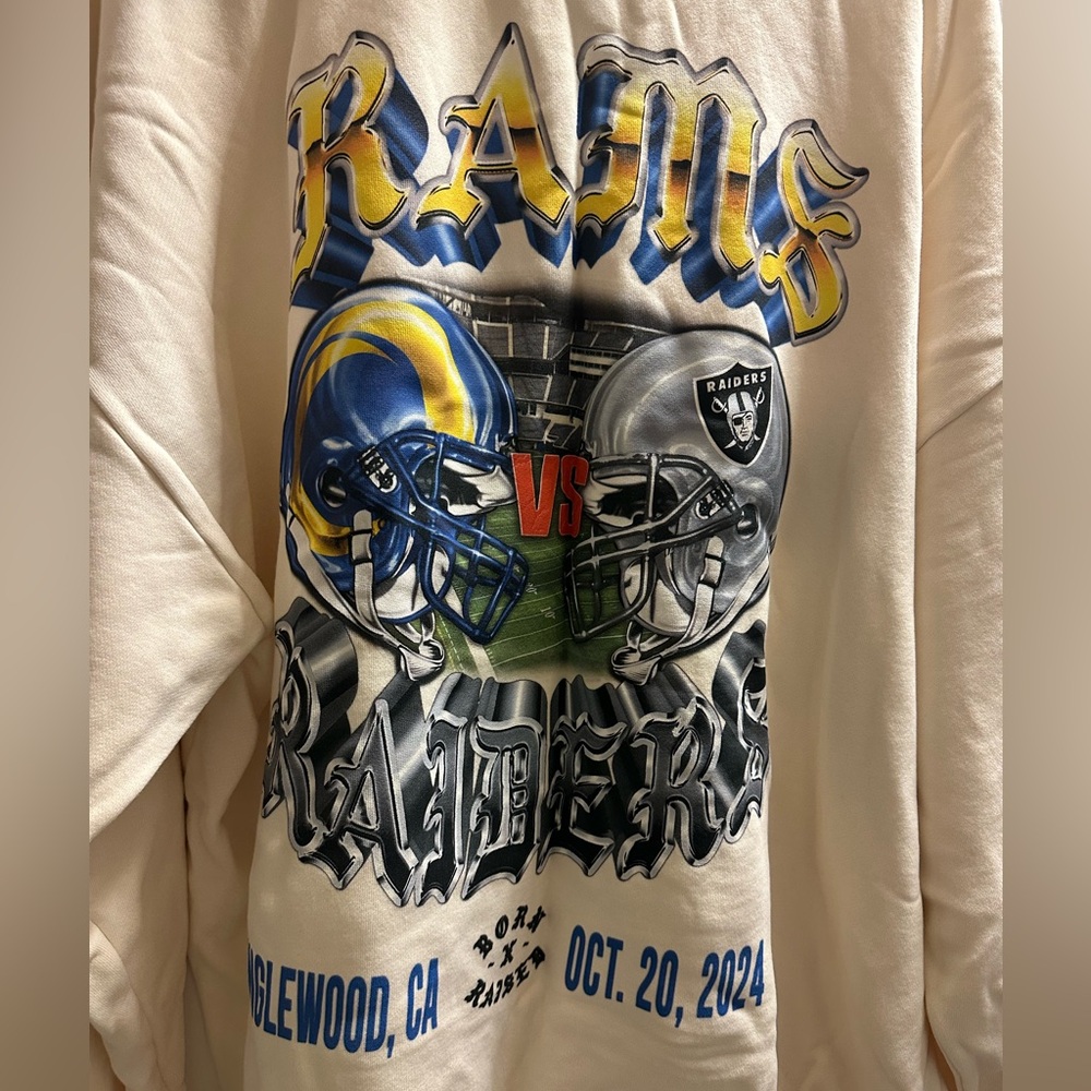 BORN x RAISED Rams vs Raiders Sweatshirt 2XL